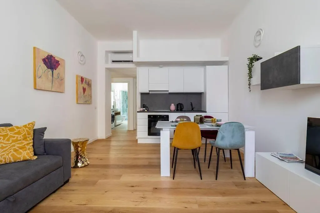 ميلان Bocconi Luxury Appartment إيطاليا