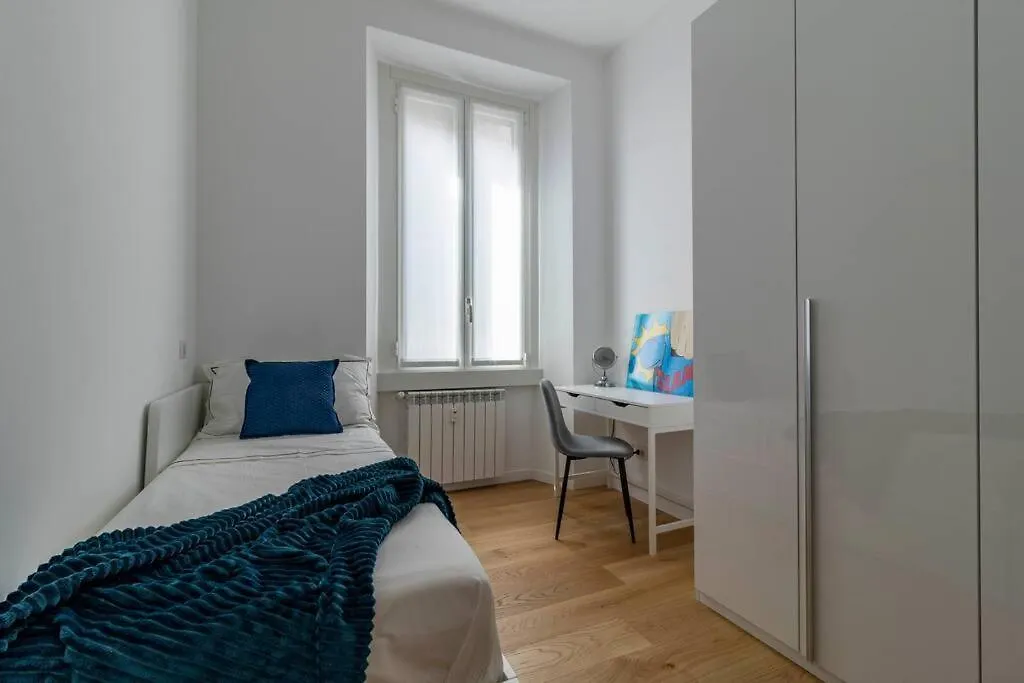 شقة ميلان Bocconi Luxury Appartment