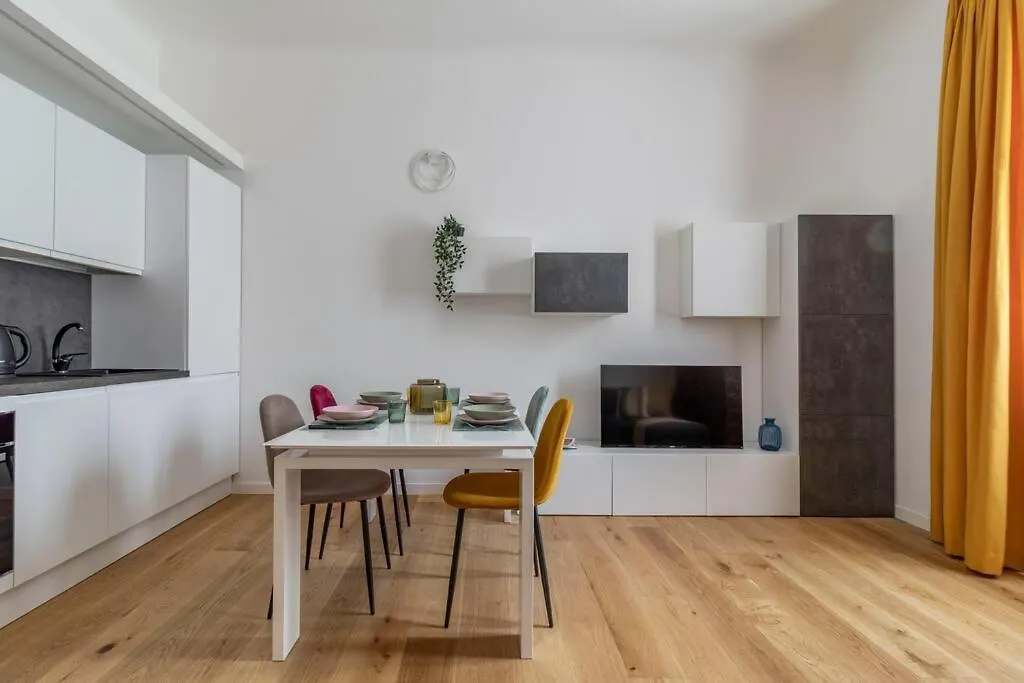 شقة ميلان Bocconi Luxury Appartment إيطاليا